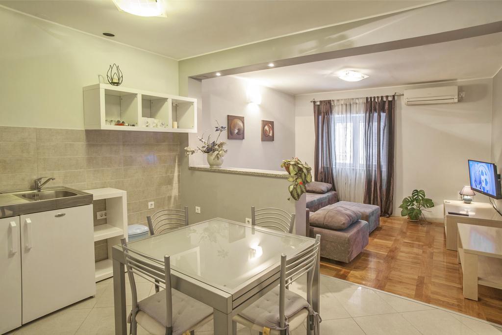 Guest Accomodation Zura Skradin Bilik gambar